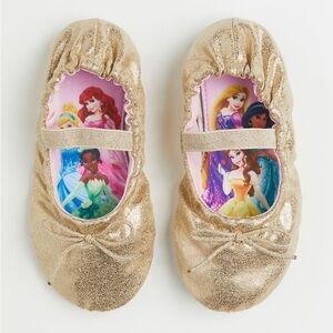 Ballet flats, great for dance class 🩰